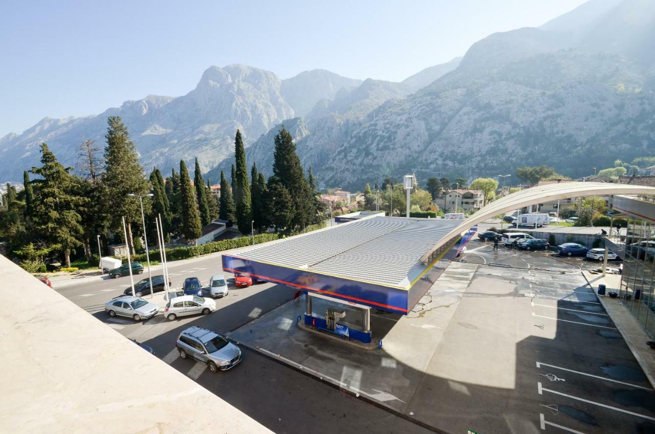 Apartments Anita With Garage Parking Kotor Bagian luar foto